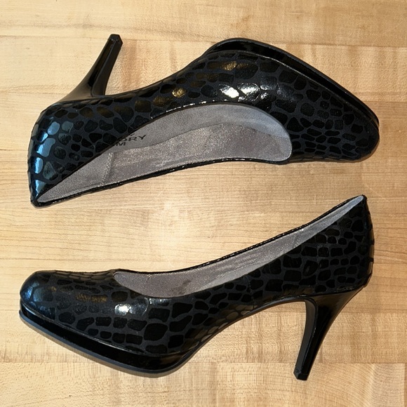Life Stride Velocity X-Amber Pumps. Size 8W - Picture 7 of 13
